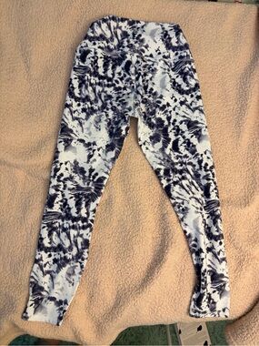 Cropped Tie-Dye Leggings - Black & White